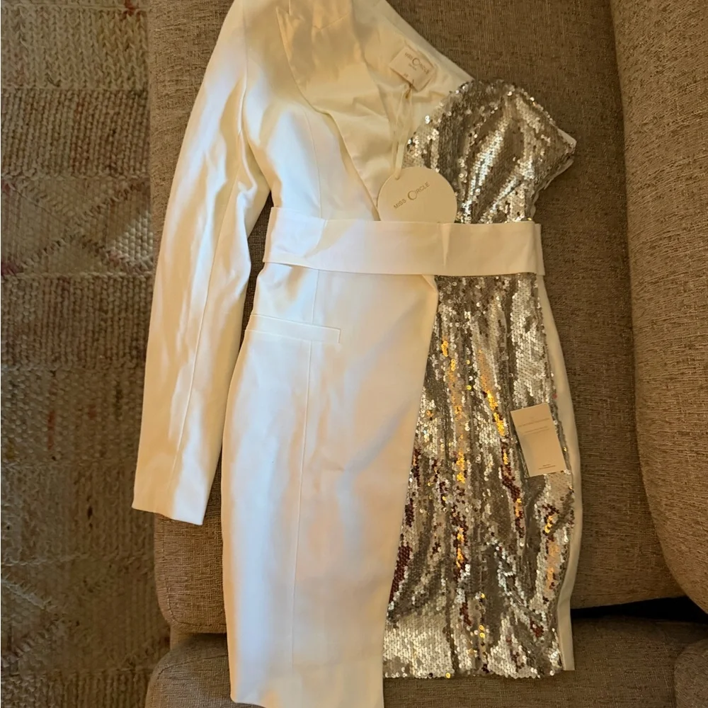 NWT Miss Circle White and Silver Sequin Dress XS - Picture 4 of 5